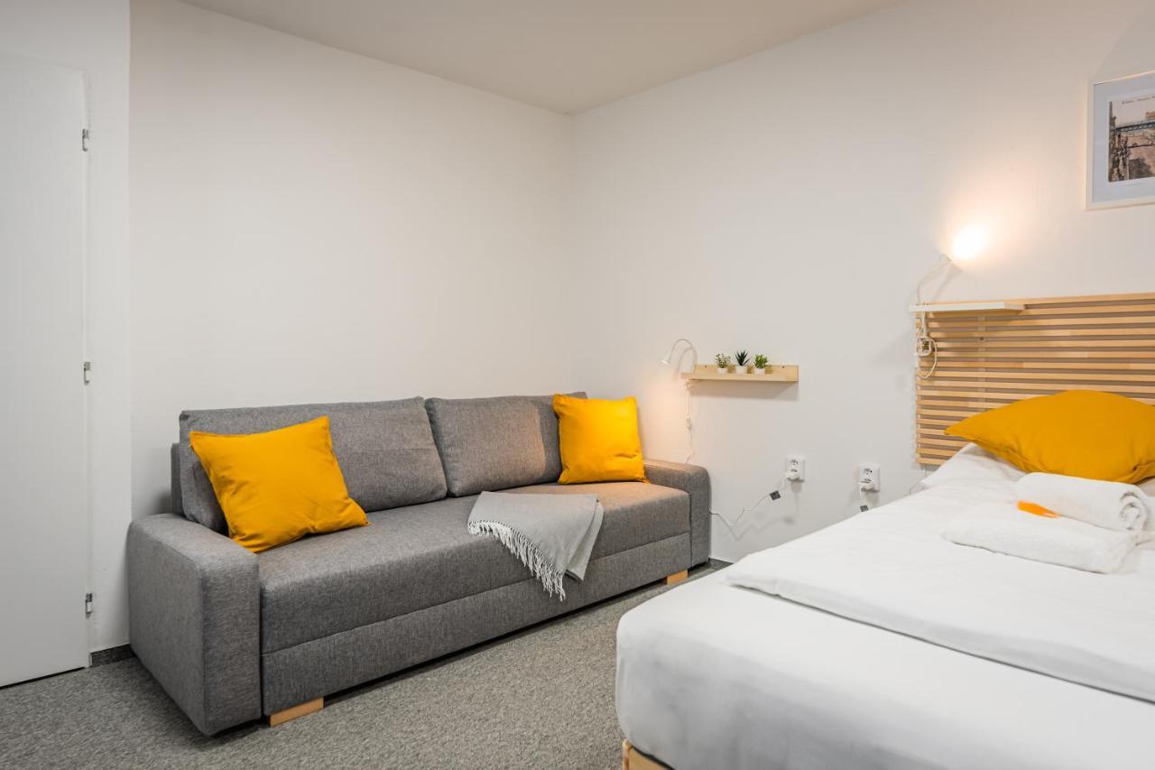 Self-Service Hotel Ostas Praha Eksteriør bilde