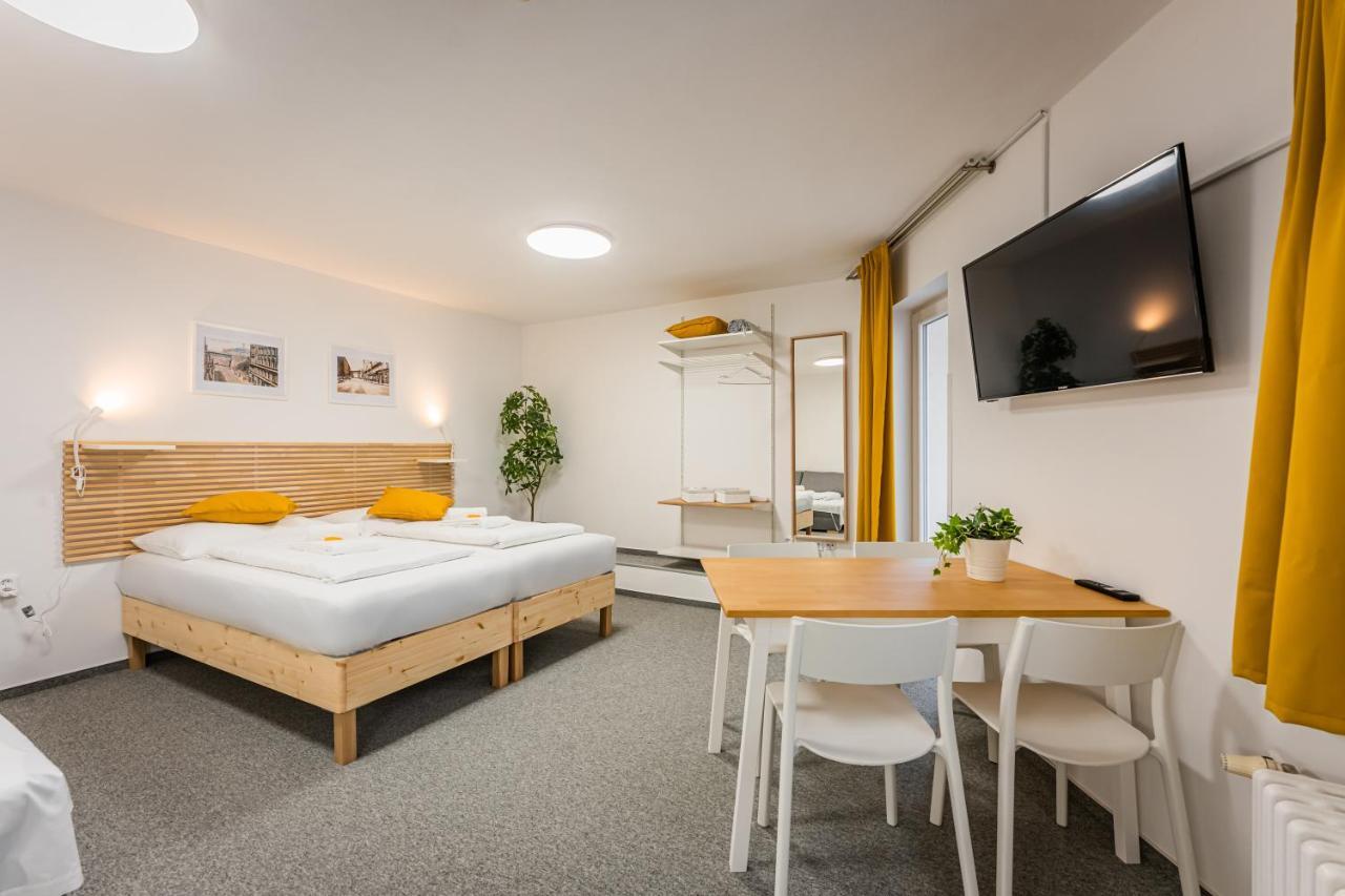 Self-Service Hotel Ostas Praha Eksteriør bilde