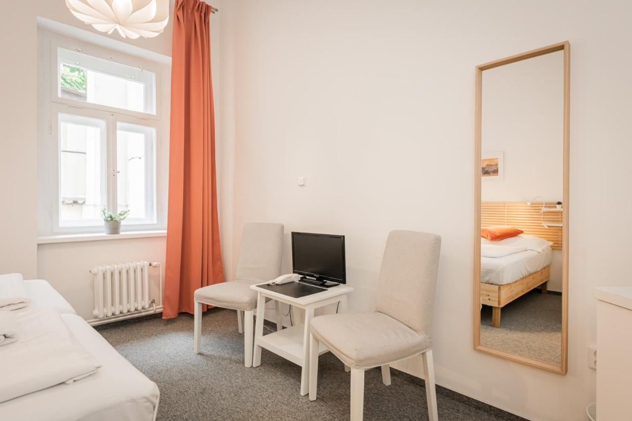 Self-Service Hotel Ostas Praha Eksteriør bilde