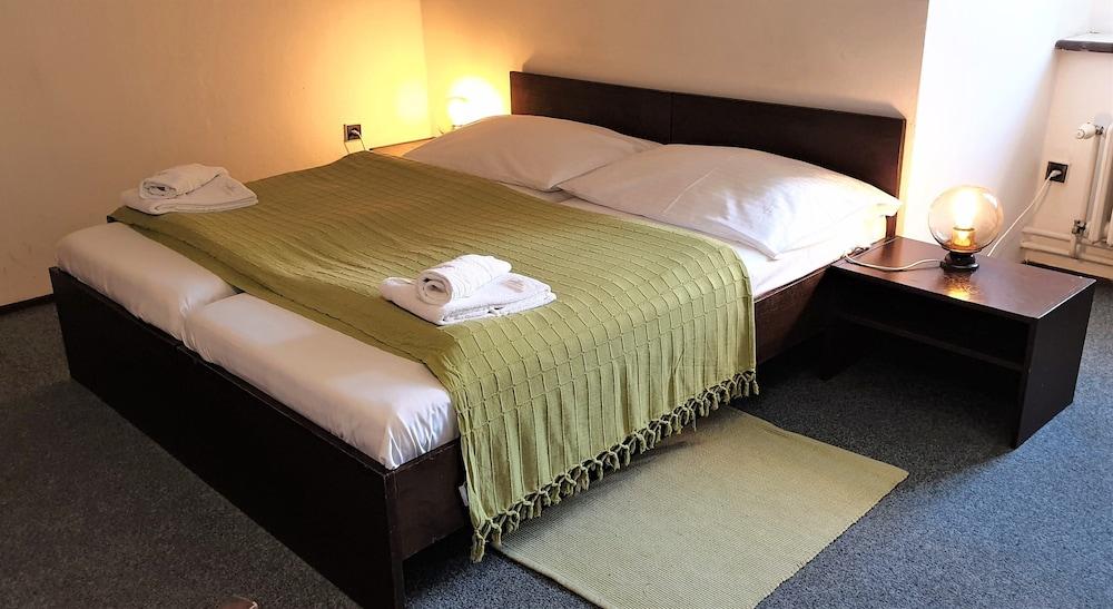 Self-Service Hotel Ostas Praha Eksteriør bilde